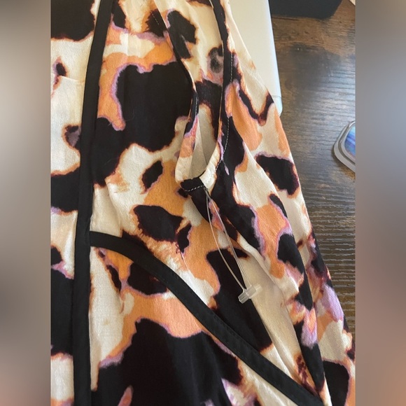 Calvin Klein Animal Print Tank Top Size Medium Peach & Black Piping Flowy - Picture 8 of 10